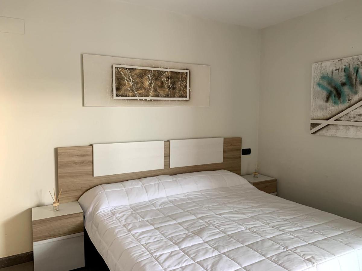 Apartamento Con Jardin En Primera Linea De Playa Con Parking Y Piscina Peñíscola Kültér fotó